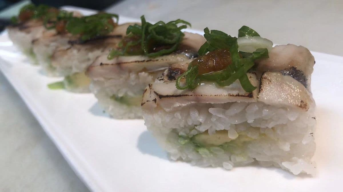 OS4. Aburi Saba Oshi Sushi
