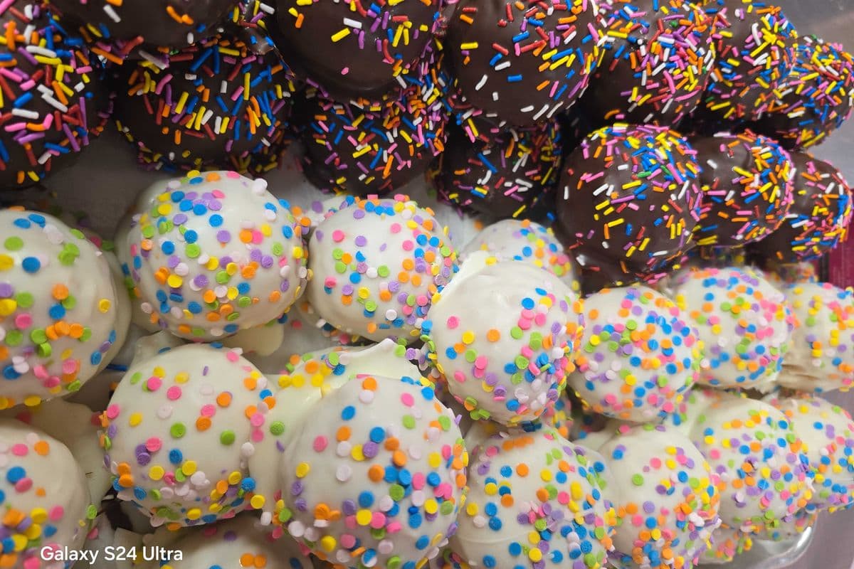 Cake balls