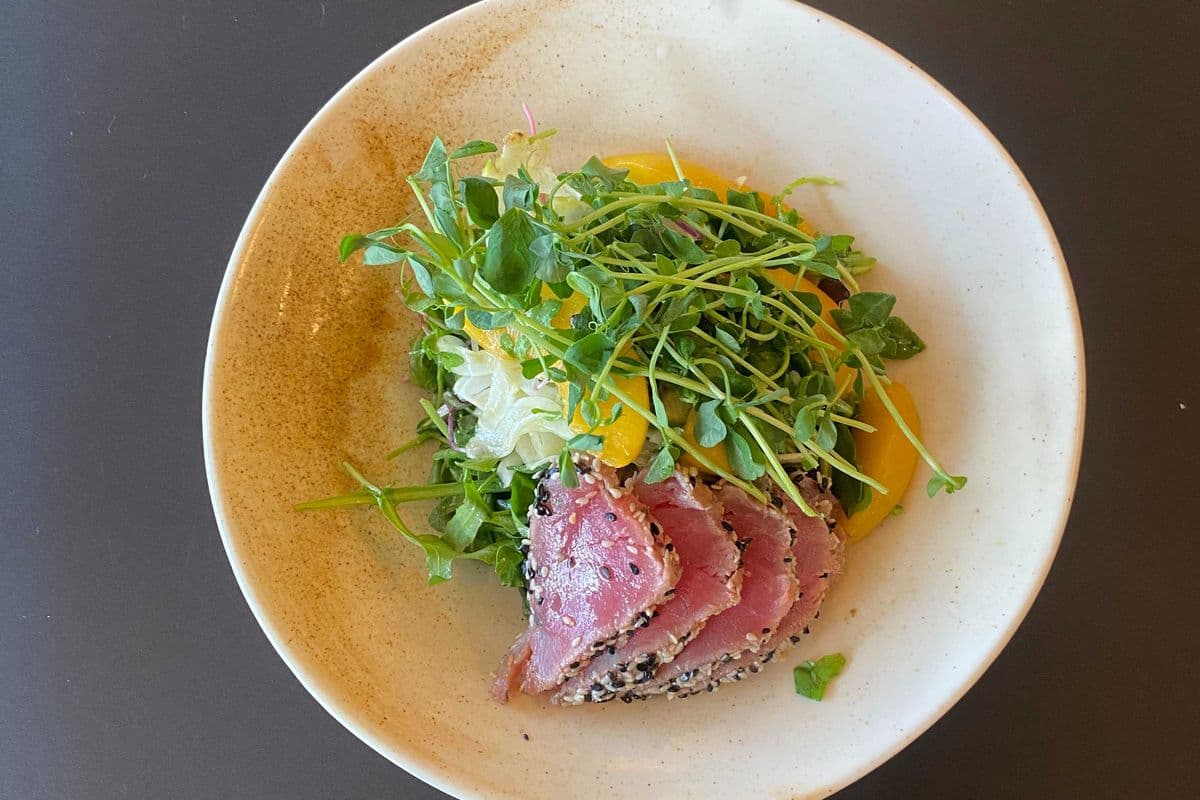 SEARED AHI TUNA SALAD