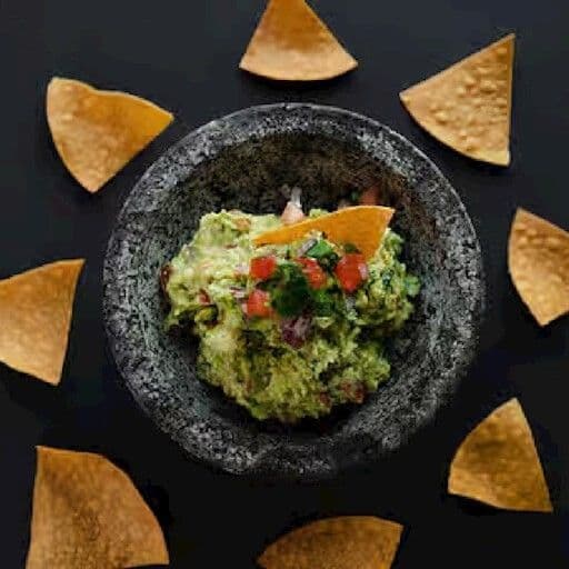 ½ litr guacamole / ½ Liter Guacamole