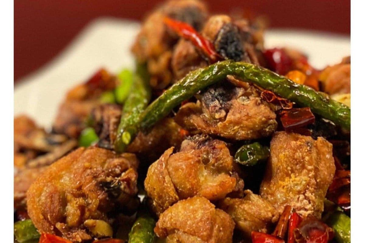 T11. Griddle Cooked Chicken with Dried Chilli Peppers
