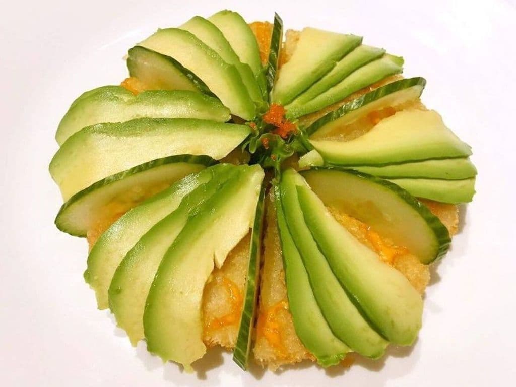 Avocado pizza