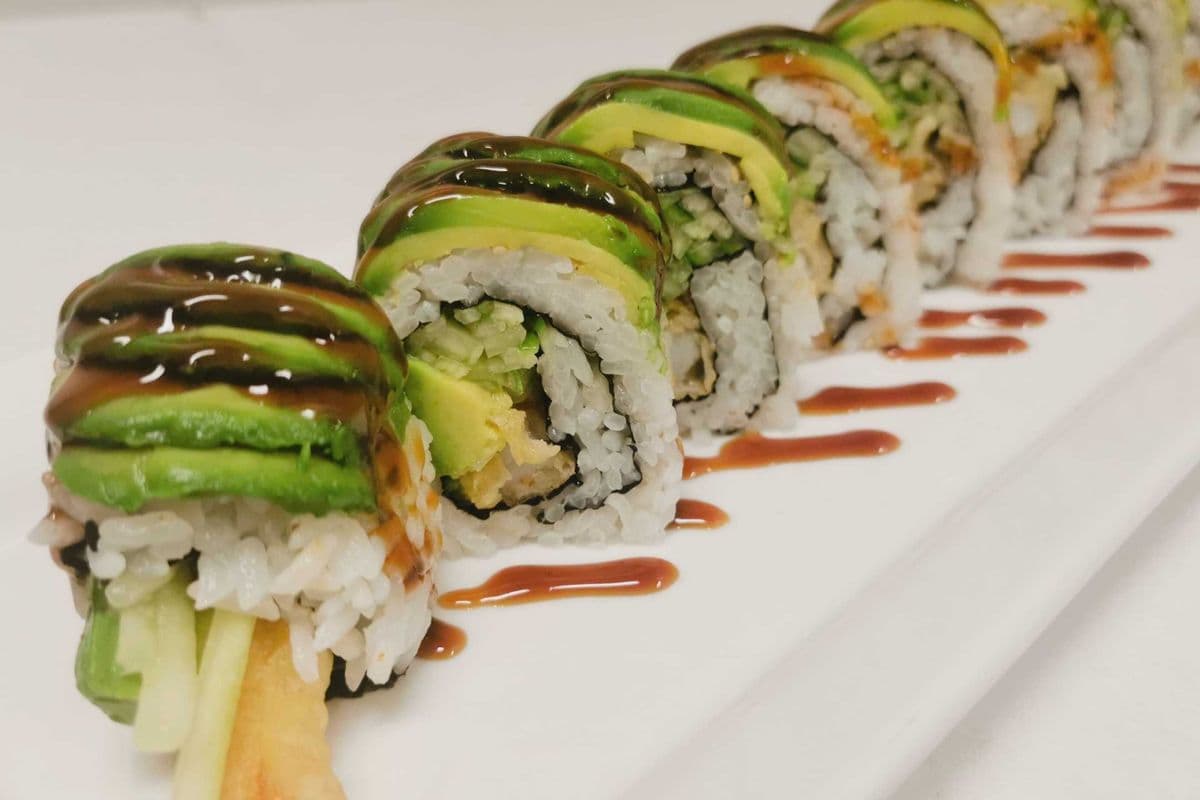 Green Dragon Roll (8 pcs)