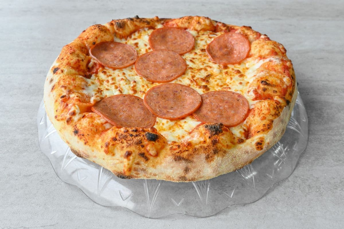 2 Petites pepperoni Pizzas / 2 Small Pepperoni Pizzas