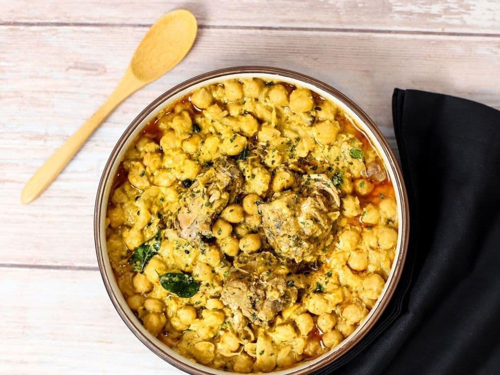 Chicken Chickpeas (Murgh Choley)