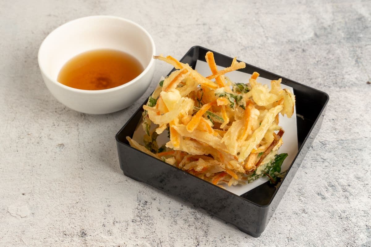 Kakiage Tempura Don (Japanese Vegetable Tempura Rice Bowl)