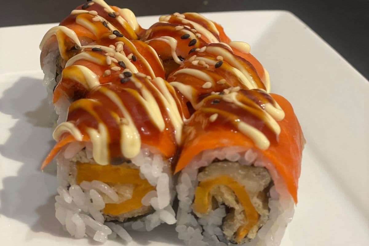 Yammy SM Salmon (6 pcs)