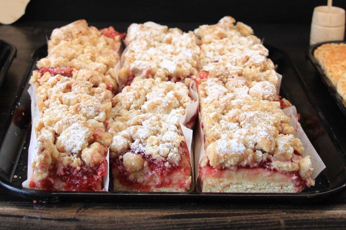 Cherry Streusel