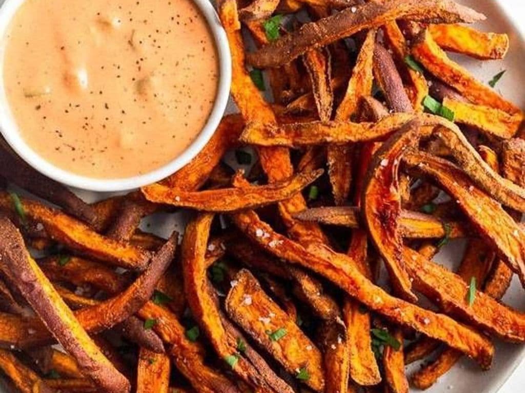 Sweet Potato Fries (고구마 튀김炸紅薯條)