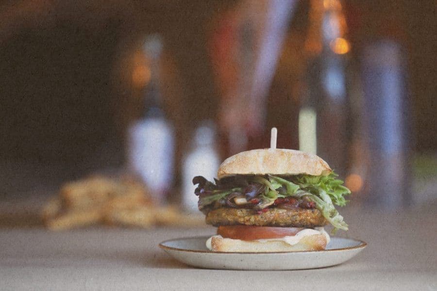 L'Esti D'Bon Beyond Mac Meat (seul/alone)