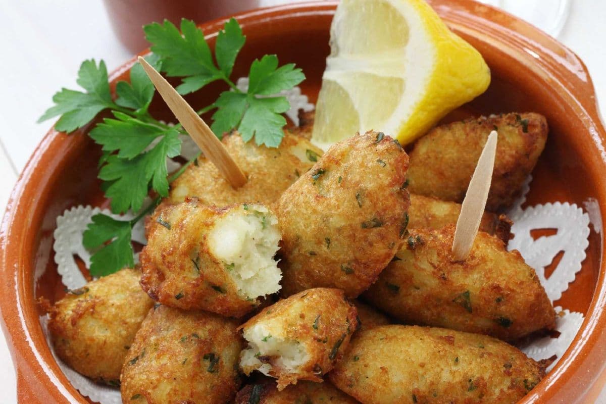Pasteis De Bacalhau (1/2 Dozen)