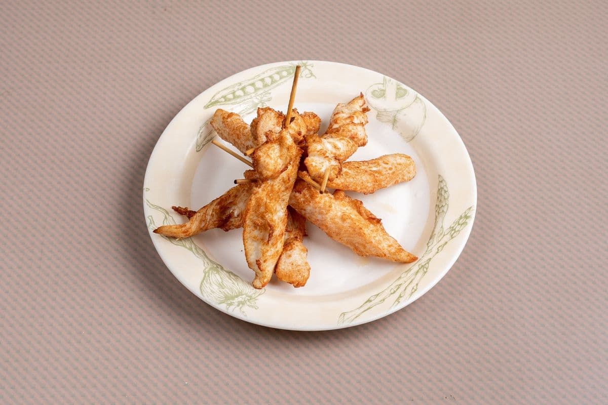 99. Poulet aux brochette (6) / Chicken on Skewers (6)