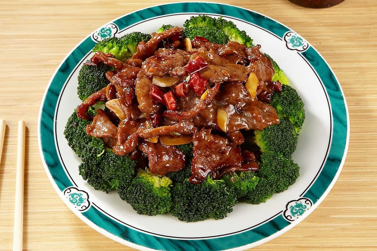 176. Stir-Fried Spicy Beef with Canadian Broccoli