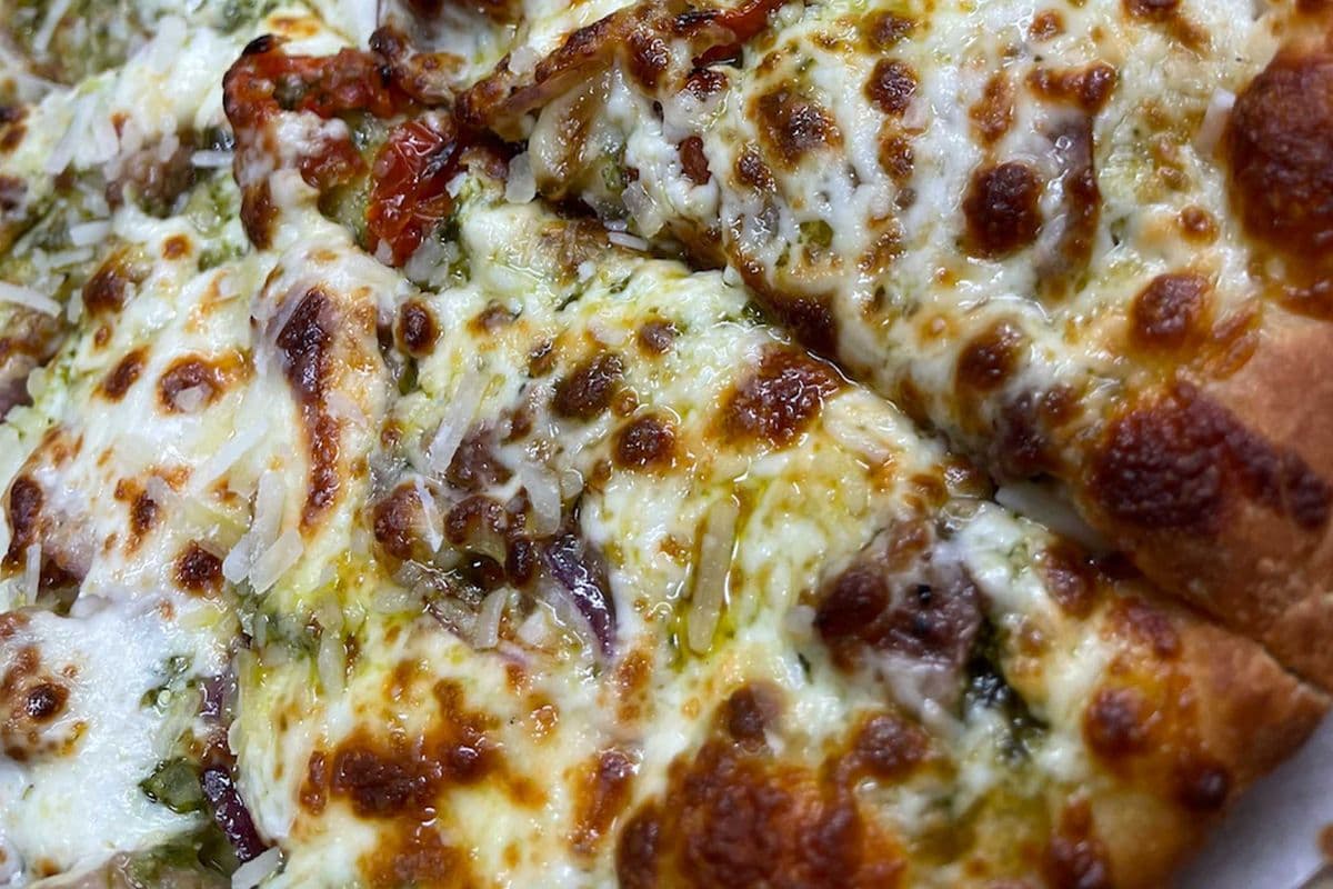 Small La Bistecca Pesto Pizza