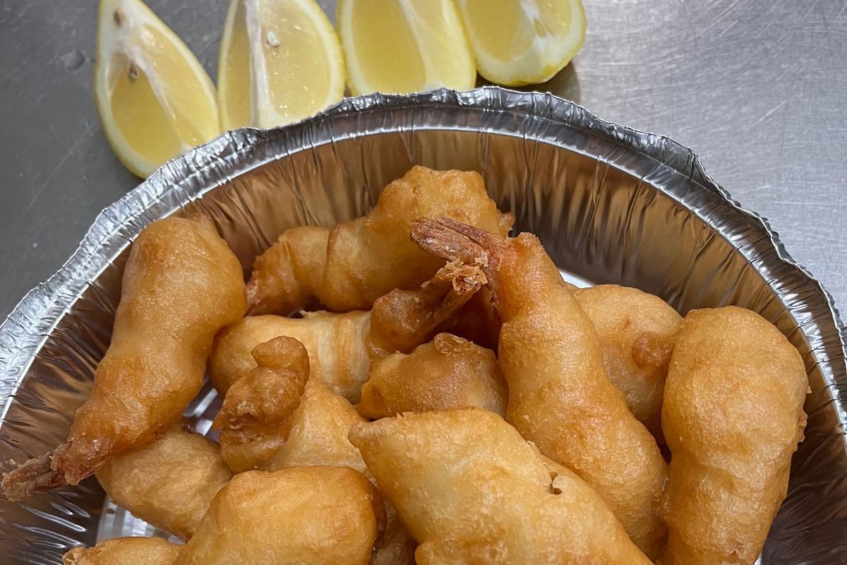 Deep-Fried Prawns with Fresh Lemon炸虾跟宁檬(14pcs)