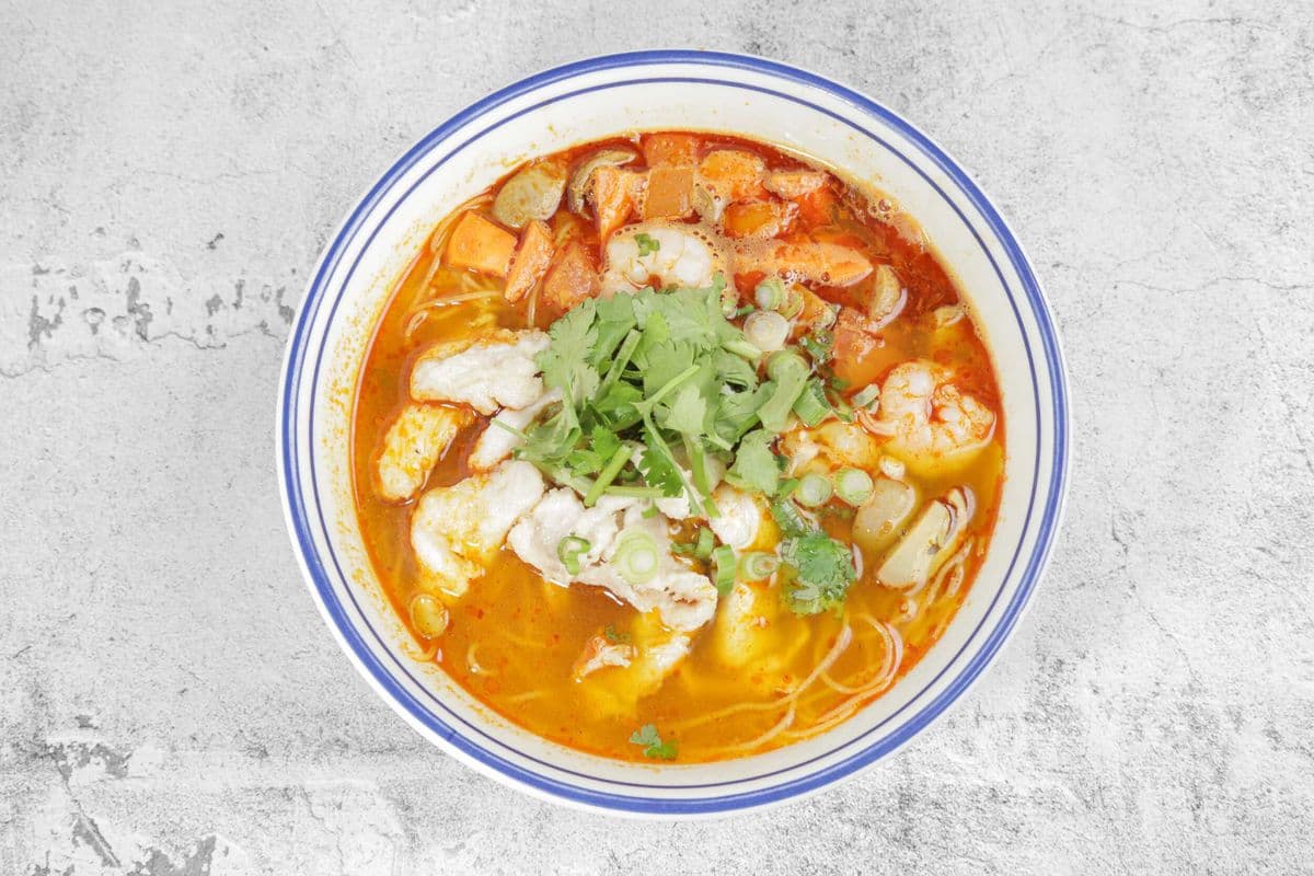 22. Soupe tom yum au poulet