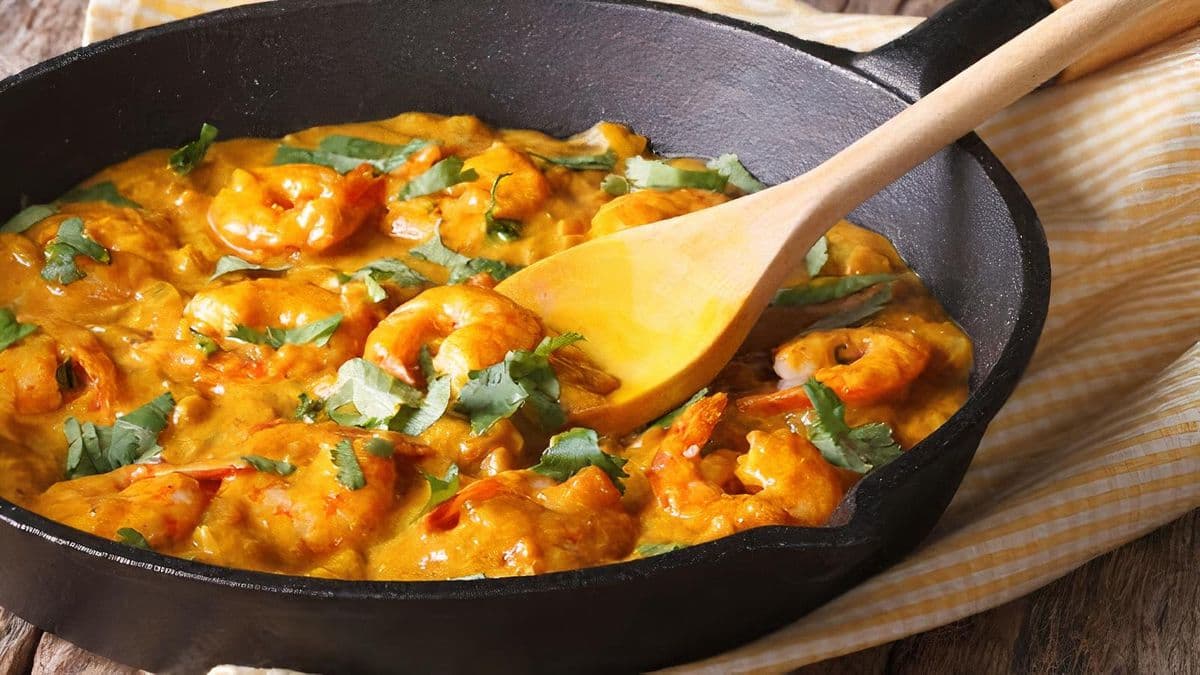 King Tiger Prawn Korma/Naan/Mango Lassi
