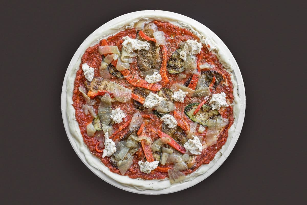 Pizza large végétalienne 14" aux légumes grillés / Large 14" Vegan Grilled Vegetable Pizza