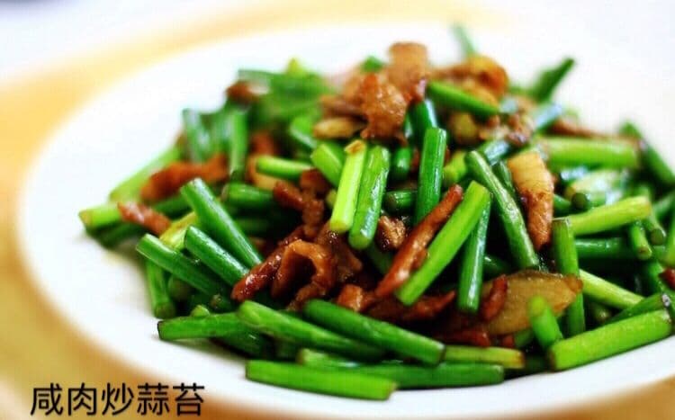 Garlic Stem Stir-Fried Bacon