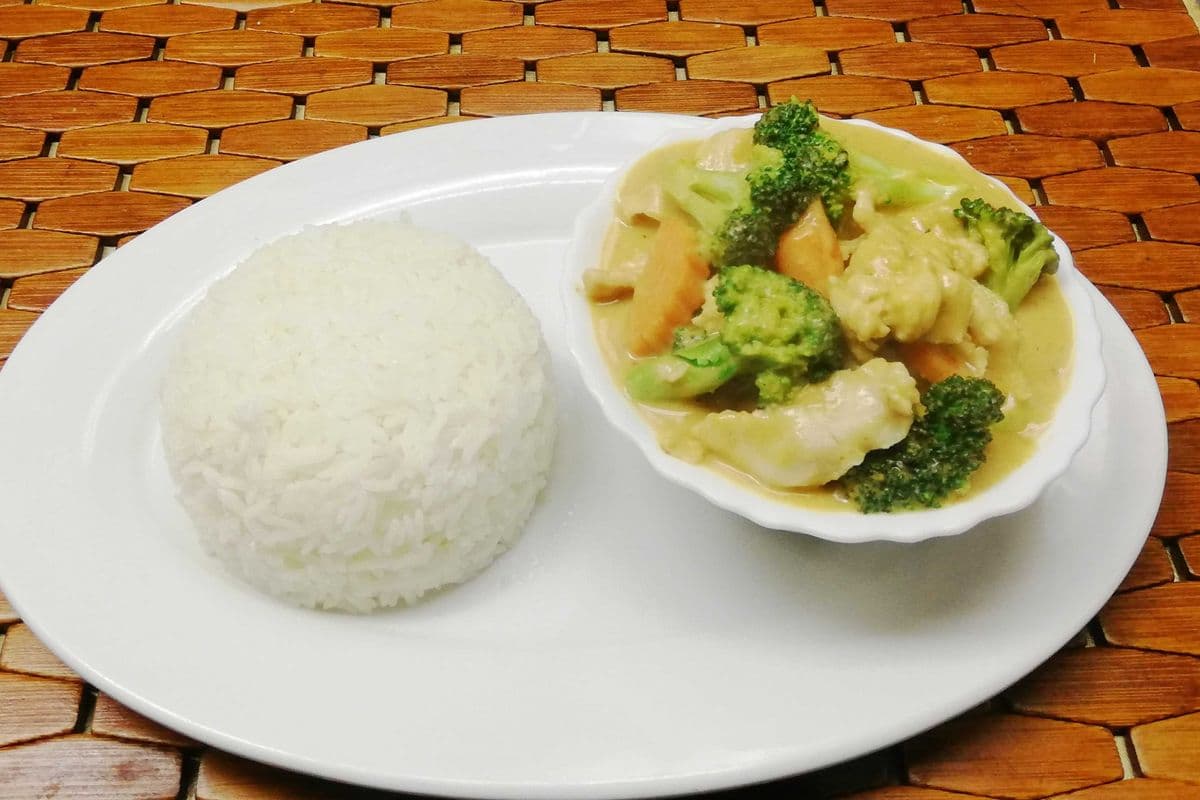 D34. Aroy Thai Curry ( Aroy Thai's Signature )