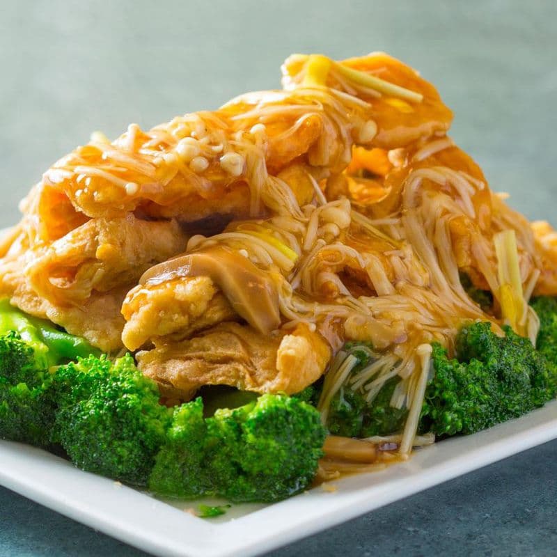 Bean Curd Rolls with Enoki Mushroom 金菇腐皮球