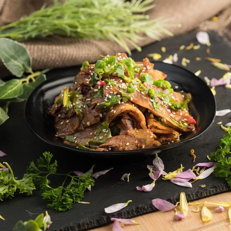 Beef with Chili Sauce and Coriander 盐边牛肉