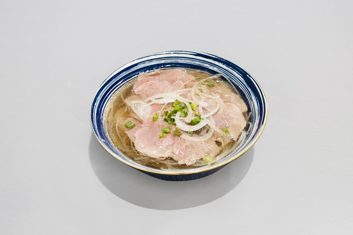 Soupe au Bœuf Saignant / Raw Beef Soup (Pho Bộ Tài)
