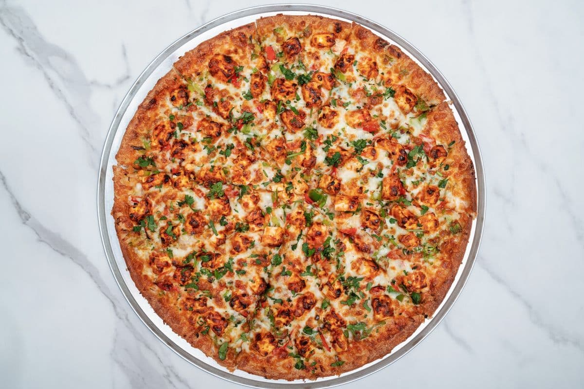 Medium Shahi Paneer Pizza