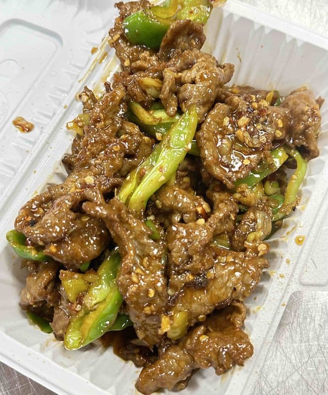 01. Beef with Pickled Pepper (Spicy) 泡椒牛肉