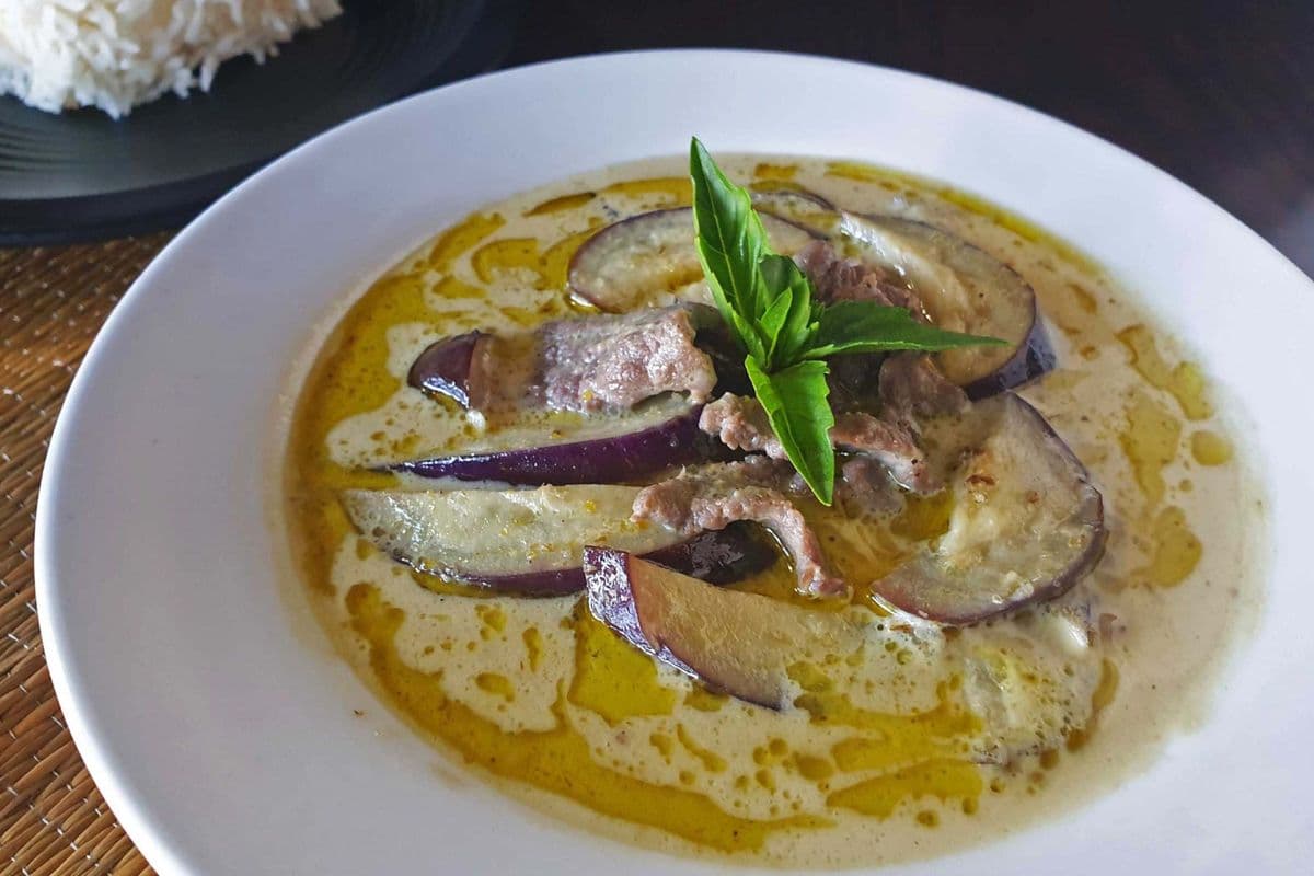 14. Green Curry (16 oz)