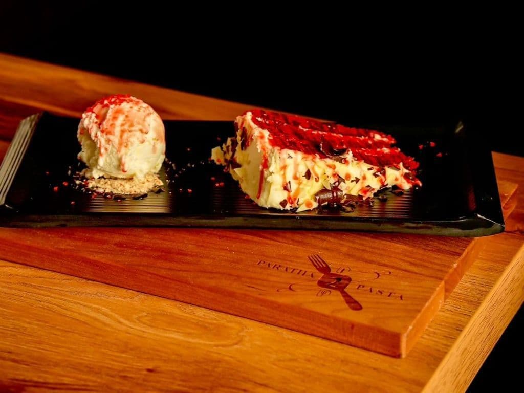 RED VELVET CAKE & VANILLA ICE CREAM