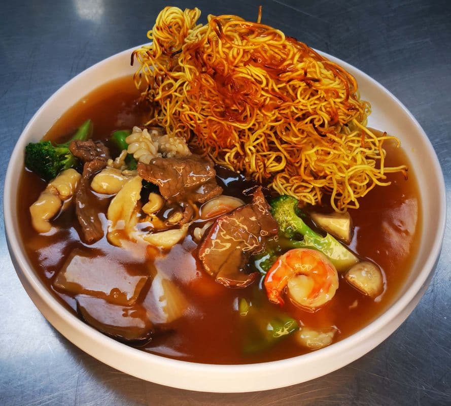 N4. Cantonese Chow Mein (Crispy Noodle Base) 广东炒面