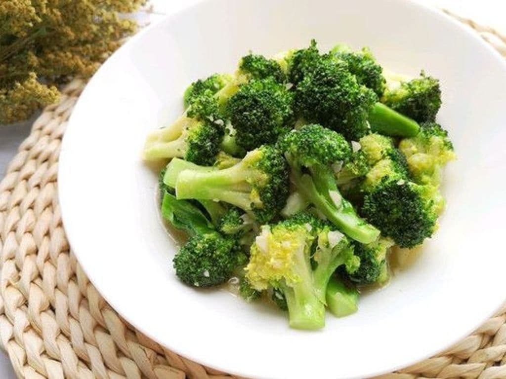 80.broccoli w/Garlic broccoli蒜蓉西兰花