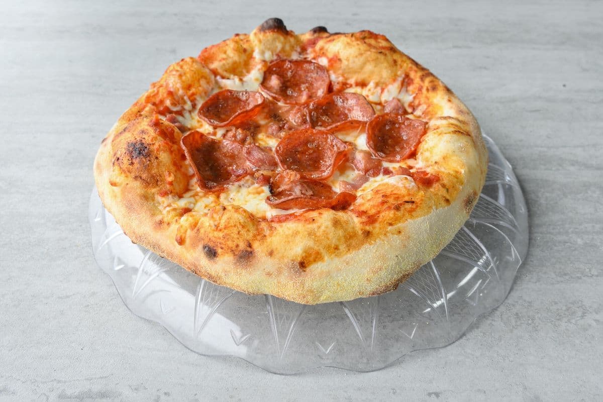 2 Larges pizzas Saucisses Italiennes / 2 Large italian sausage pizzas
