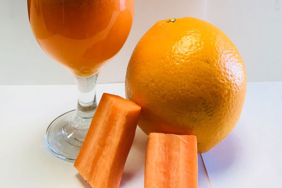 Fresh Orange and Carrot Cold Press Juice 1 Litre Bottle (32 oz)