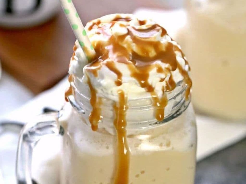 FRAPPÉ AU CARAMEL SALÉ / SALTED CARAMEL MILKSHAKE