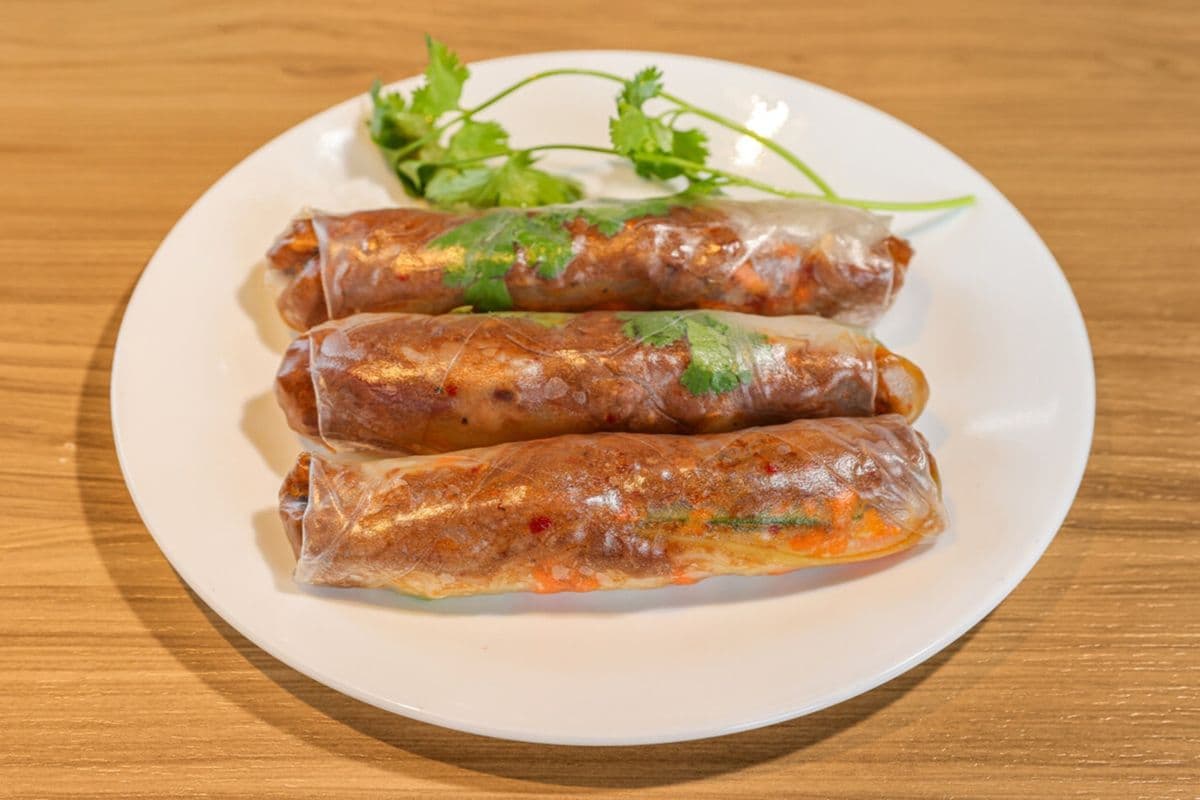 5. Fresh Satay Beef Salad Rolls (3 pcs)