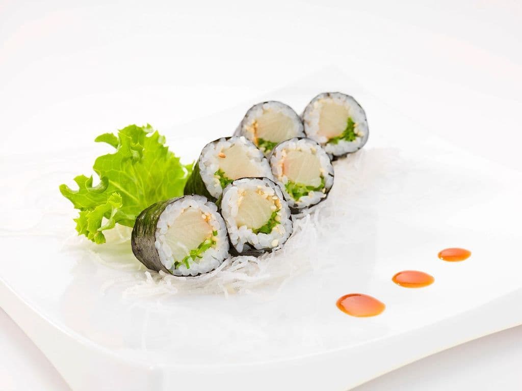 79.Hamachi Roll