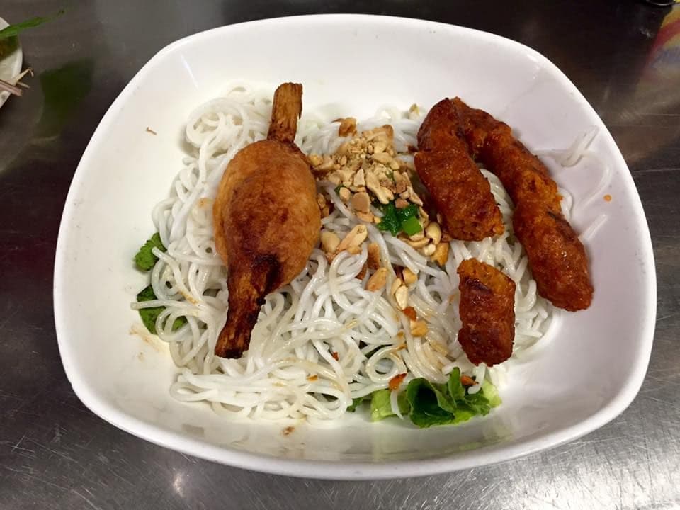 224. Minced Shrimp Wrapped with Sugar Cane and Spicy Pork Meat with Vermicelli and Vegetable