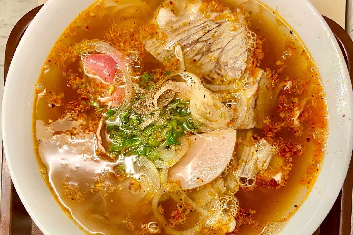 15 Hue Beef Noodle Soup - Bún bò Huế
