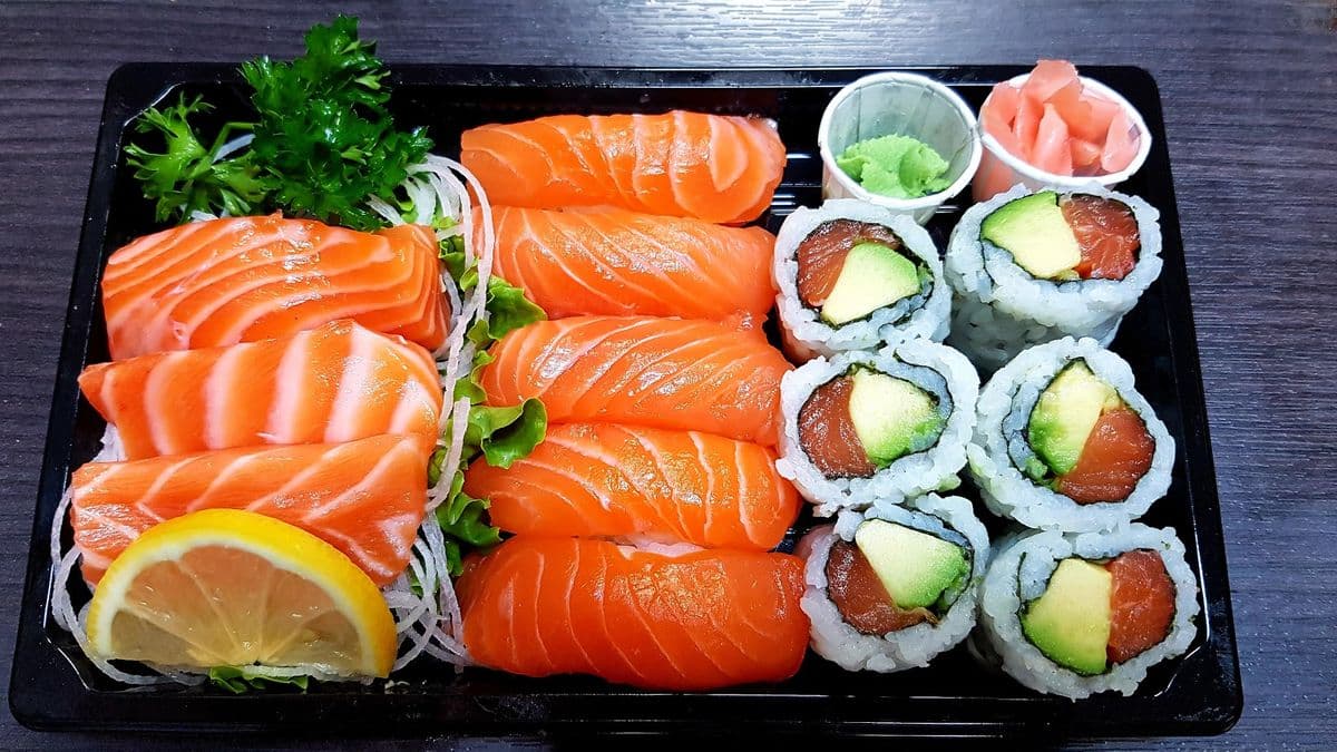 Salmon Lover Special (14 pcs)