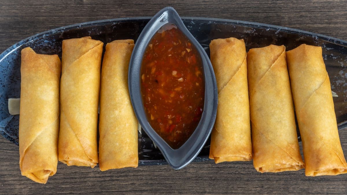 Veggie Spring Rolls (2 Pieces)