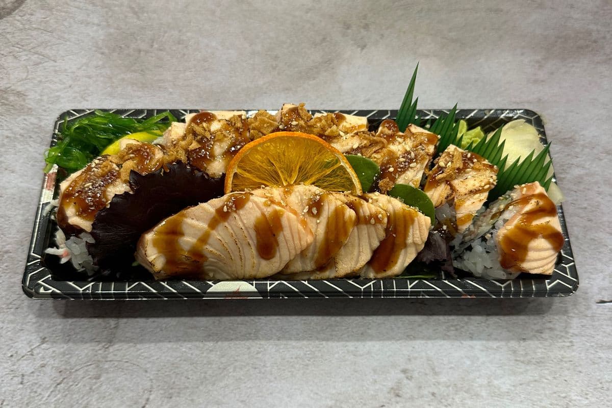Salmon Teriyaki Roll (8pc)