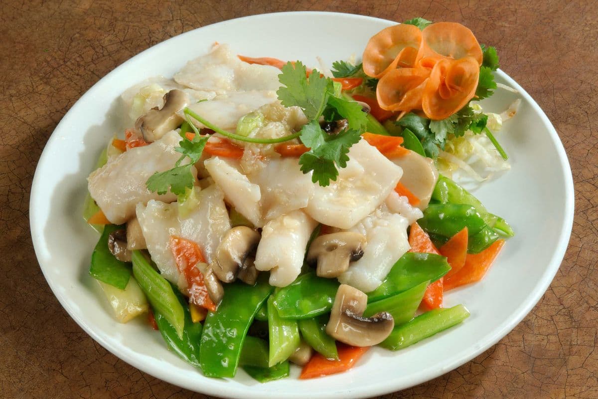 216. Stir-Fried Fresh Mushroom and Fish Filet with Garlic Sauce