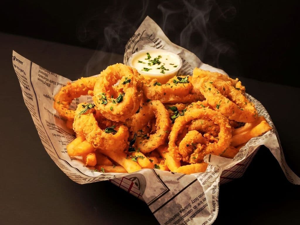 Fried Calamari with fries