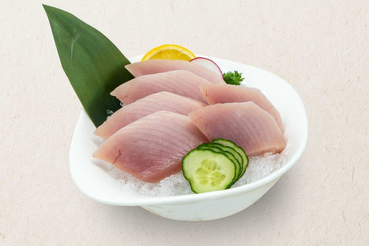 Tuna Sashimi (6 pcs)