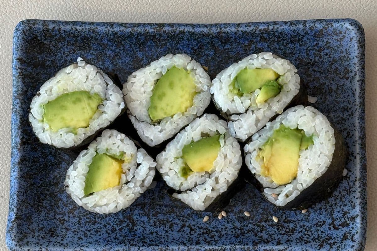 Avocado Roll (6 pcs)