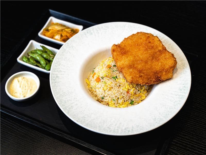 H01 Egg Fried Rice with Deep-Fried Items H01 炸物蛋炒飯