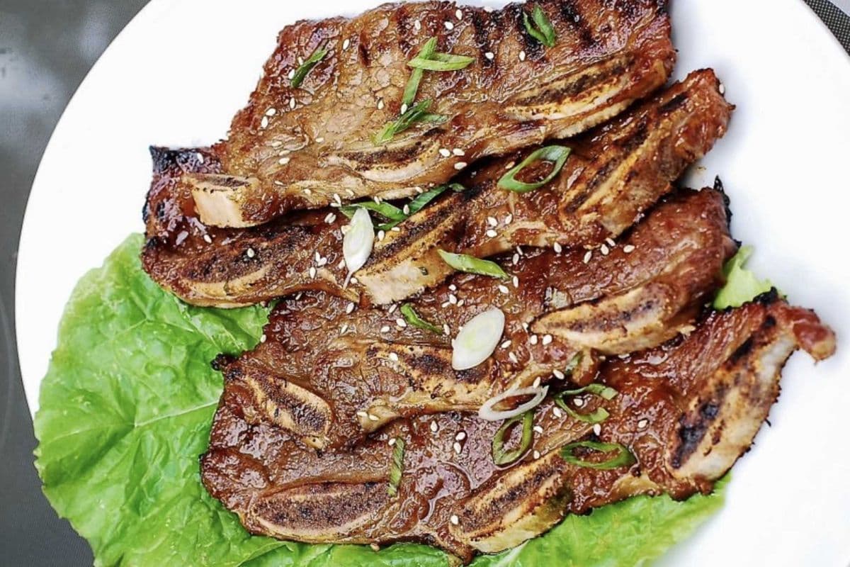 Beef Short Ribs (8 pcs) 秘 制 烤 牛仔骨