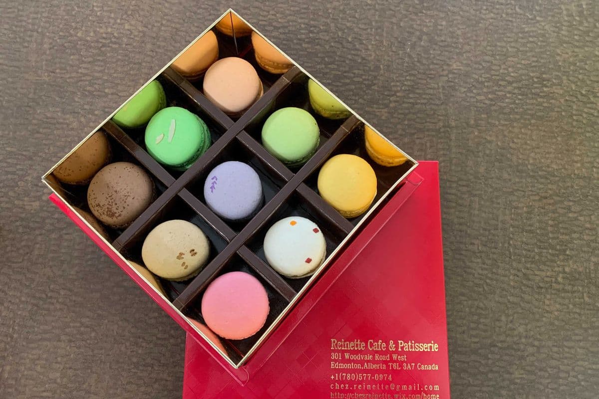 Macarons (18pc Gift Box) (assorted)